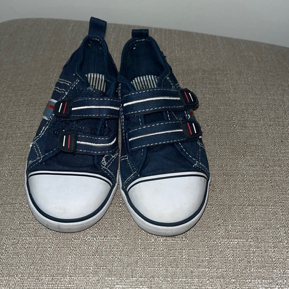 Velcro Sneakers - Picture 2 of 3